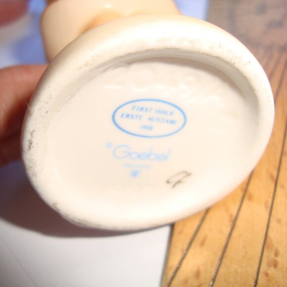 Hummel My Best Friend 20049/A 1997 First Issue Girl with Teddy Bear - Picture 8 of 8